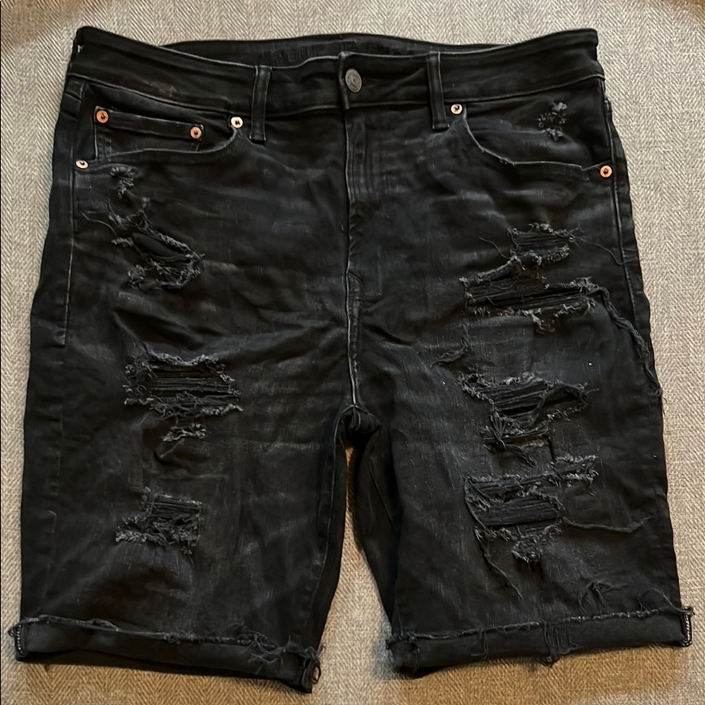 Men's Black American Eagle LIKE NEW Distressed Denim Shorts